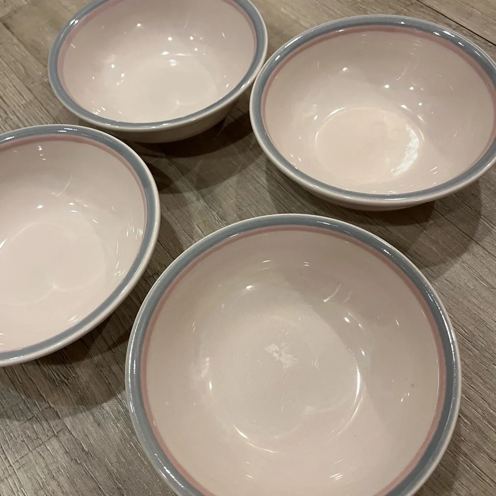 Pfaltzgraff Aura Light Pink 6” Bowls with Pink And Blue Rim Set of 4